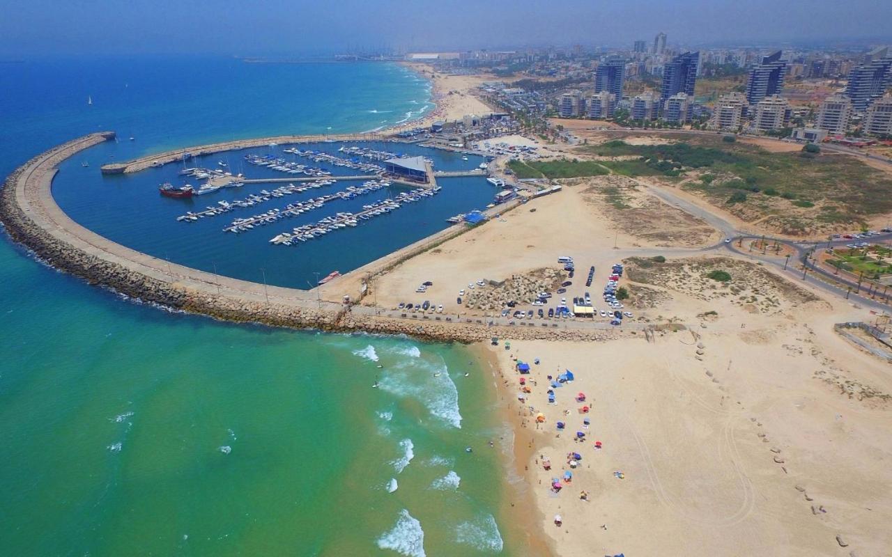 Ashdod City Center 2-Rooms Apartment, 15Min Walk To The Beach Buitenkant foto