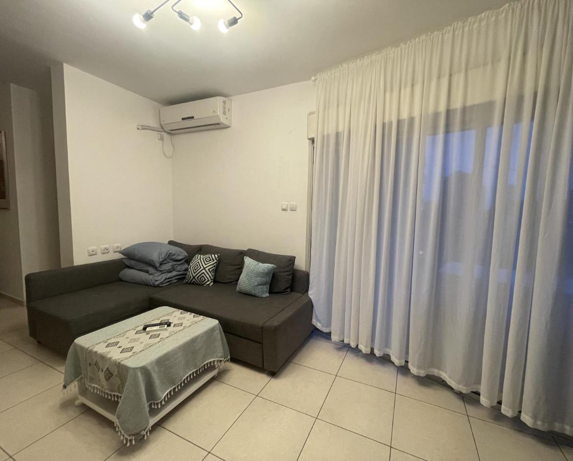 Ashdod City Center 2-Rooms Apartment, 15Min Walk To The Beach Buitenkant foto